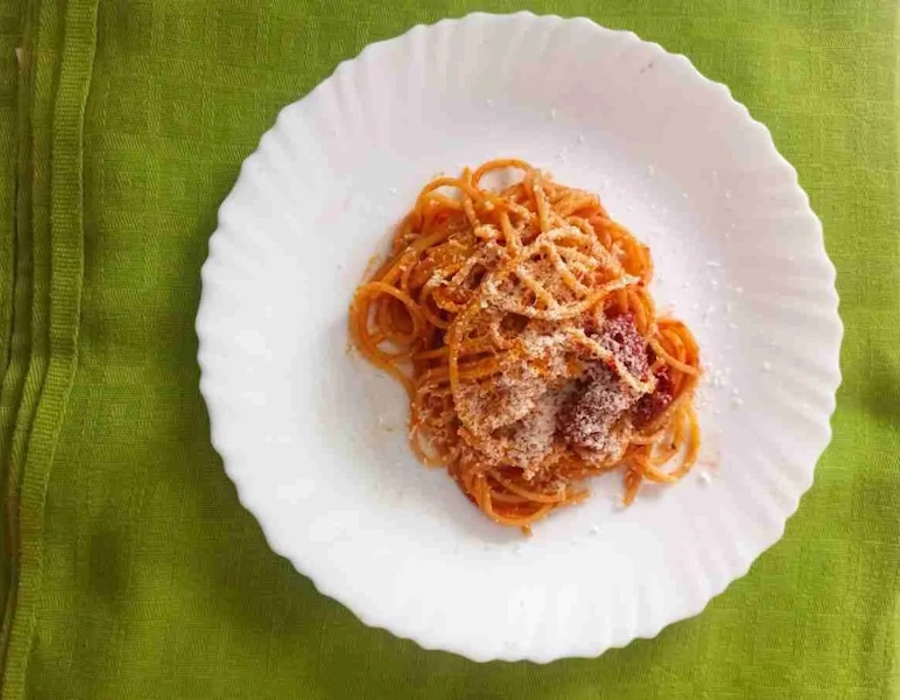 Spaghetto ruvido, pomodoro del piennolo e pecorino romano